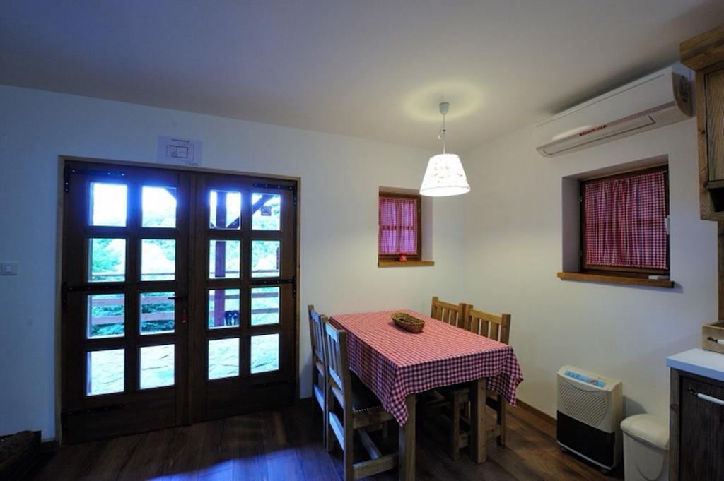 Apartment Drvena Kuca Mreznica Gornji Zvečaj Rom bilde